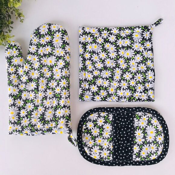 3 Piece Baking Gift Set. Oven Mitt and Potholder, Daisy and Dots On Black Print - Picture 6 of 10